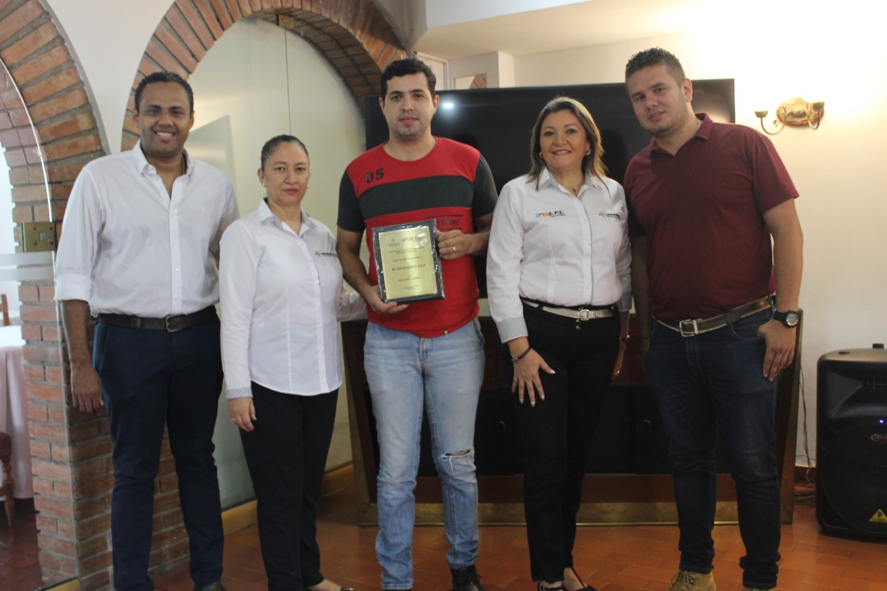 Raúl Eduardo Mosquera, Alba Inés Osorio Cuenca, Cristian Enrique Medina Paredes, Cristina Cedeño Polanco y Fabio Andrés Trujillo, recibieron reconocimiento de la UNIMINUTO por ‘Inclusión Laboral’.